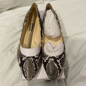 Brand new ballerina flats.